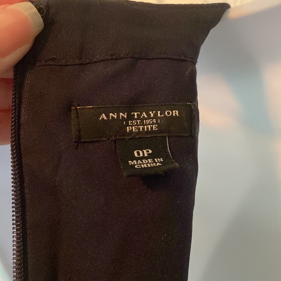 GORGEOUS Ann Taylor chevron-printed dress, size 0P - Picture 4 of 5